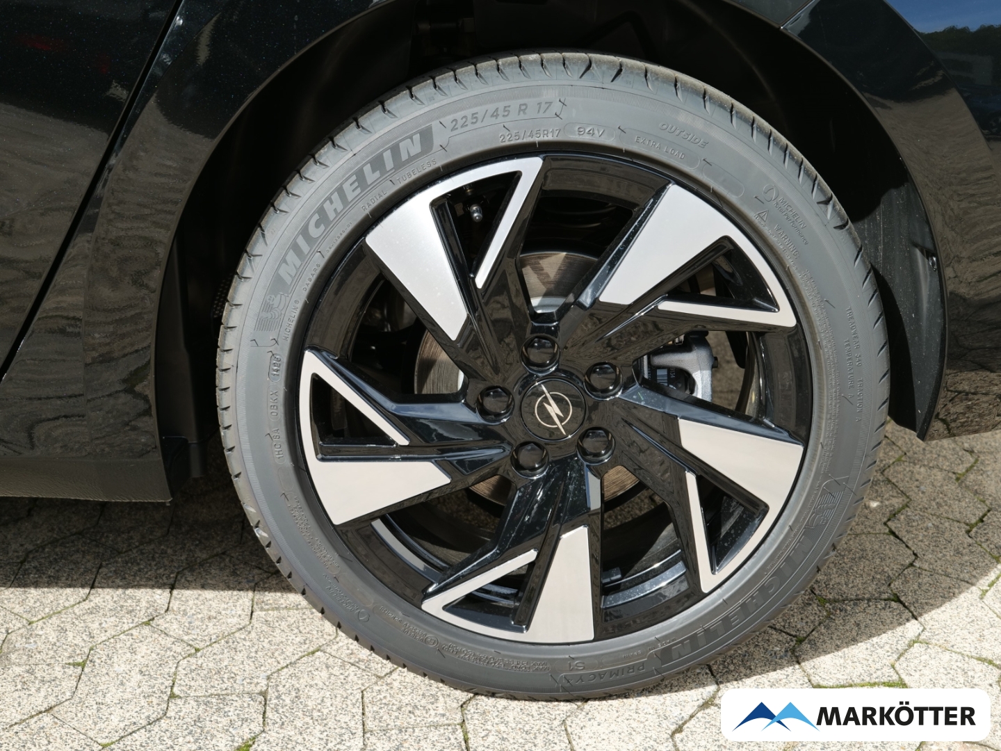 Fahrzeugabbildung Opel Astra GS 5-Türer AHK/Tech-Paket/Winter-Paket