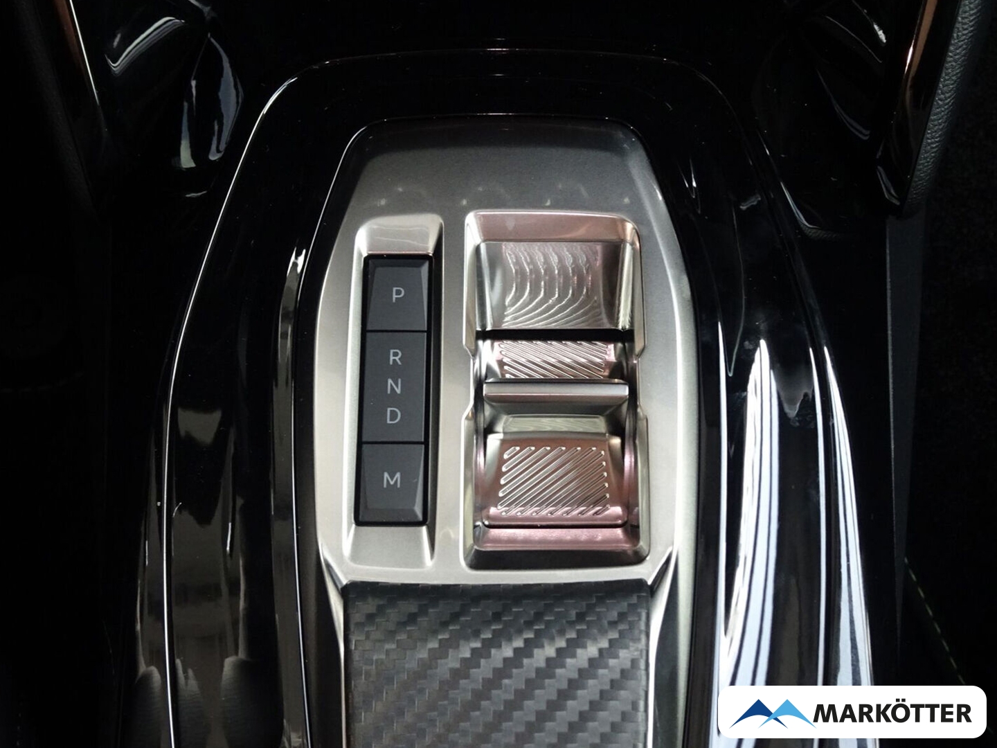 Fahrzeugabbildung Peugeot 2008 GT 145/ACC/CAM/NAVI/Pano/Keyless/LED