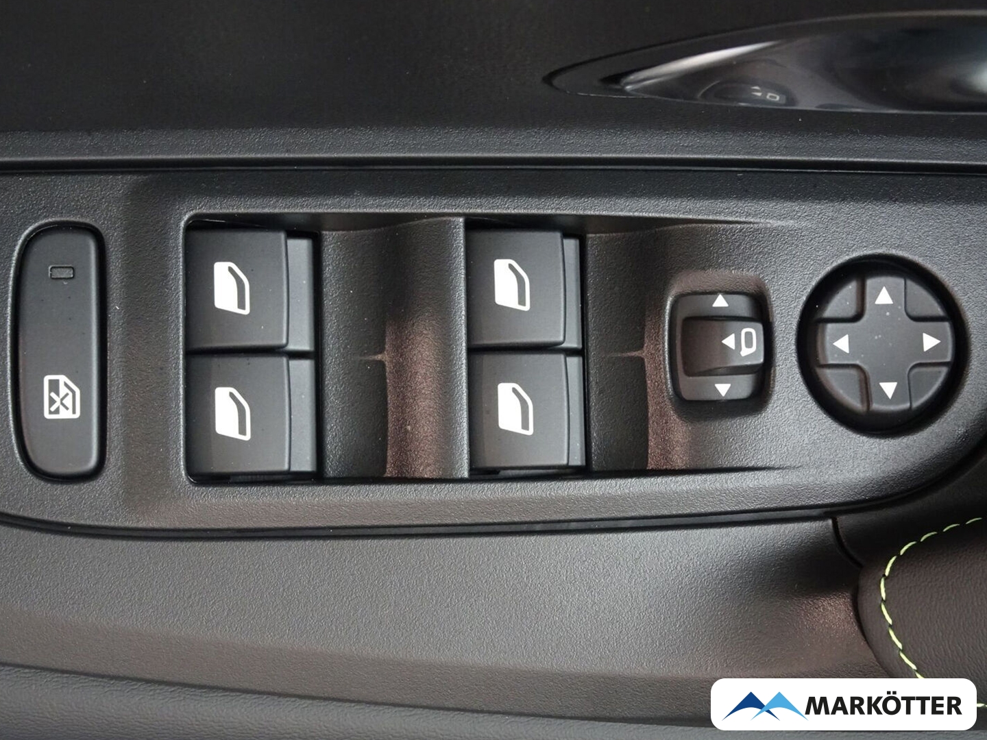 Fahrzeugabbildung Peugeot 2008 GT 145/ACC/CAM/NAVI/Pano/Keyless/LED