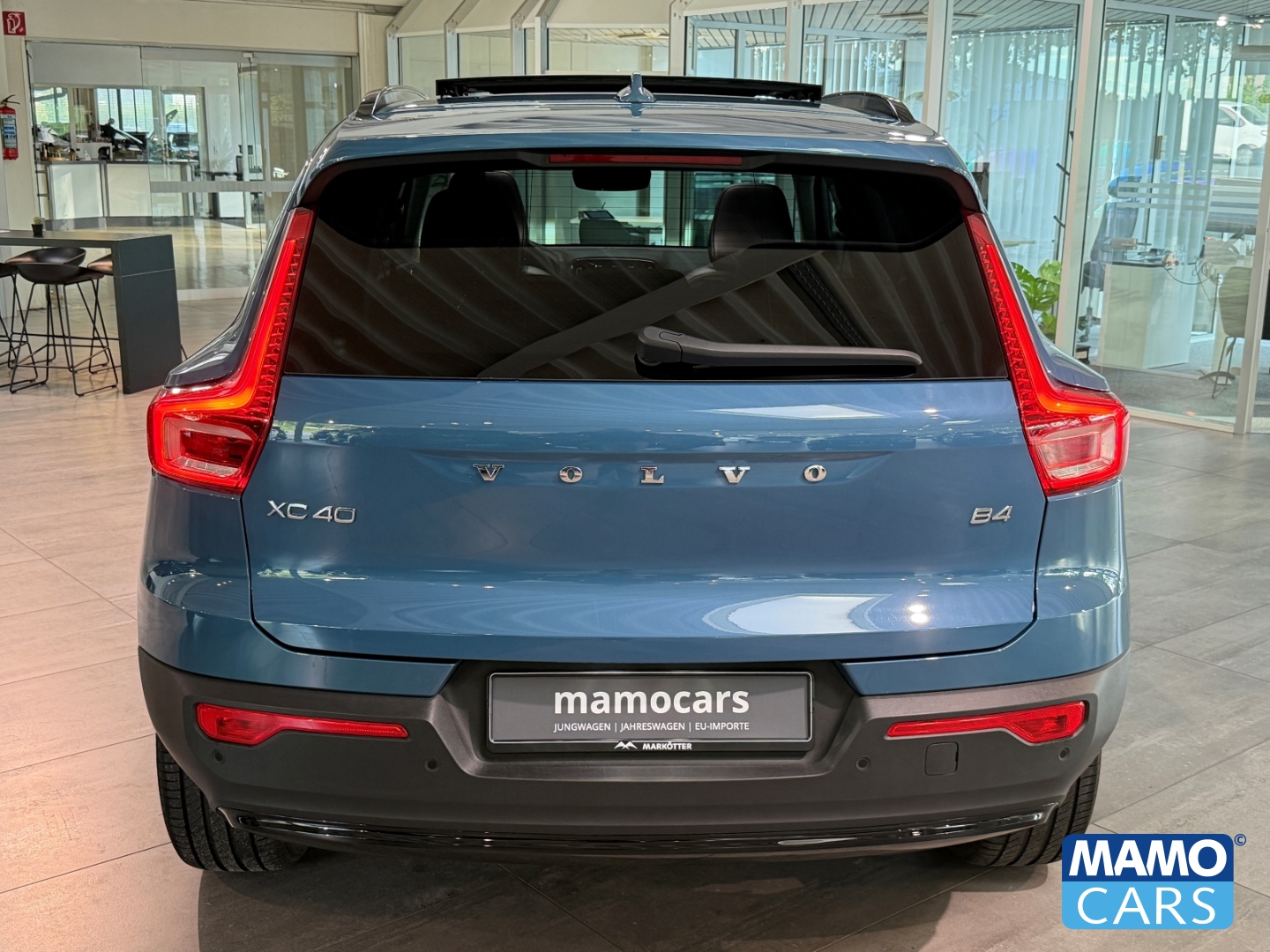 Fahrzeugabbildung Volvo XC40 B4 Plus Dark BLIS/H&K/4xSHZ/PANO/360CAM