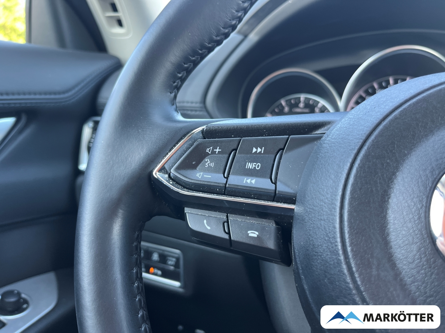 Fahrzeugabbildung Mazda CX-5 Edition 100 HuD/360°/Alcantara/Lenkrheiz