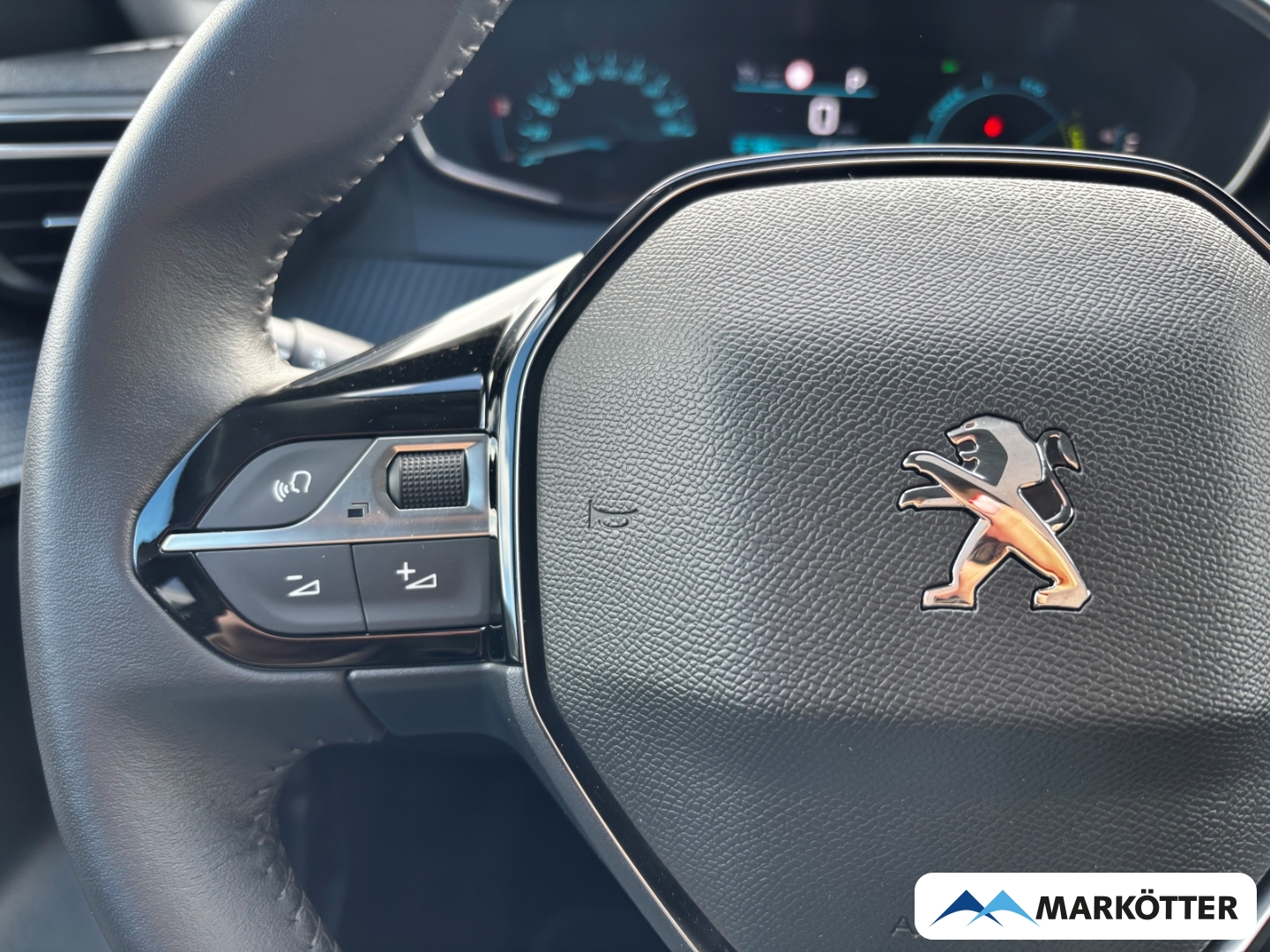 Fahrzeugabbildung Peugeot 208 e- Active Pack SHZ/TEMP/PDC/CRPLY