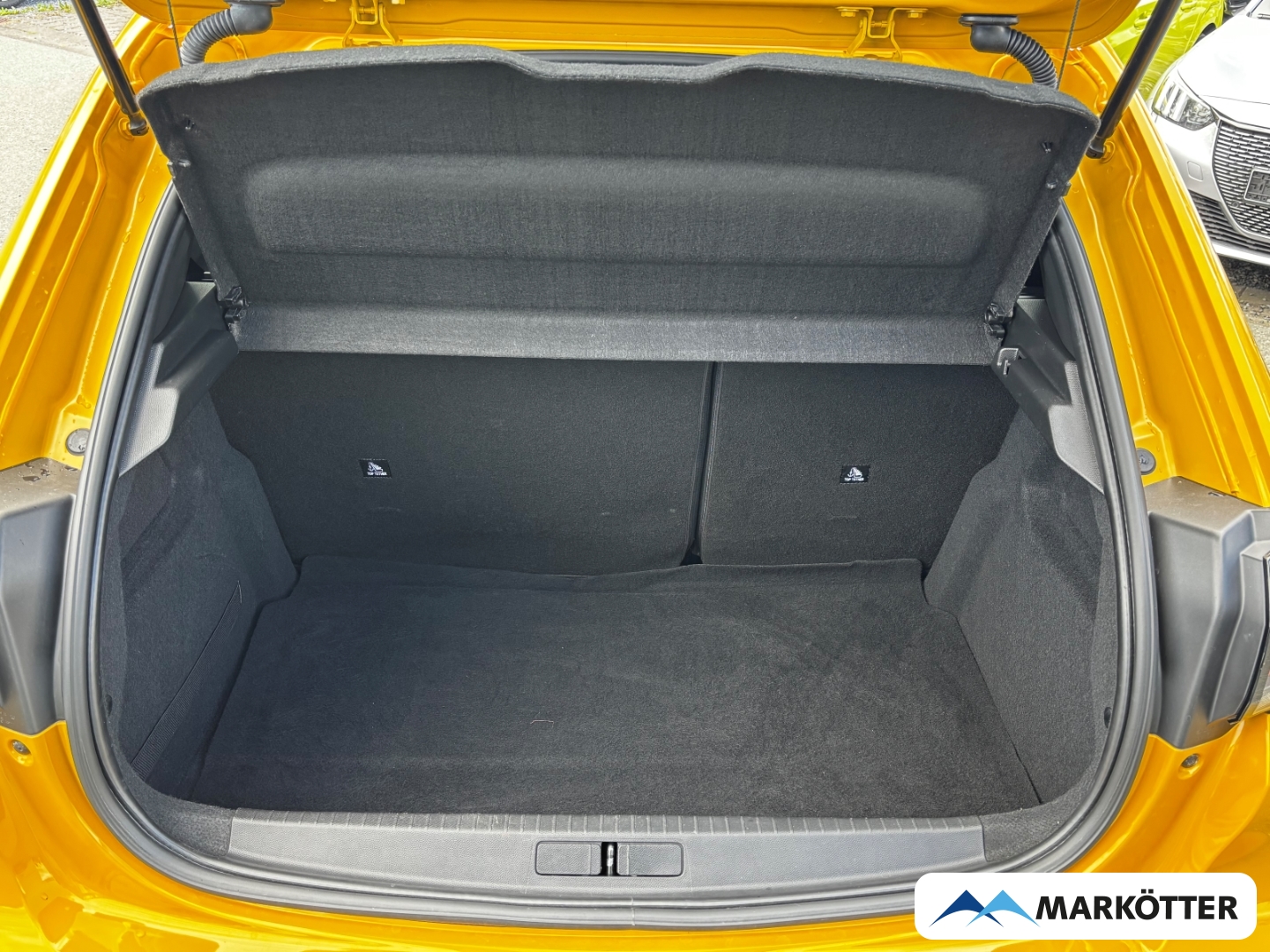 Fahrzeugabbildung Peugeot 208 e- Active Pack SHZ/TEMP/PDC/CRPLY