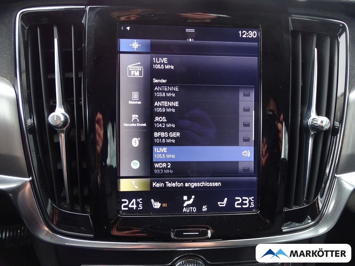 Fahrzeugabbildung Volvo V90 Momentum AWD D5 DPF/Leder/360 Grad Kamera