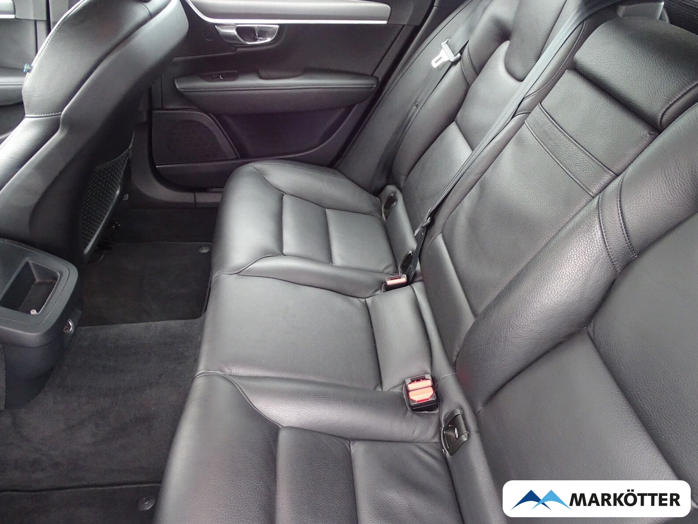 Fahrzeugabbildung Volvo V90 Momentum AWD D5 DPF/Leder/360 Grad Kamera