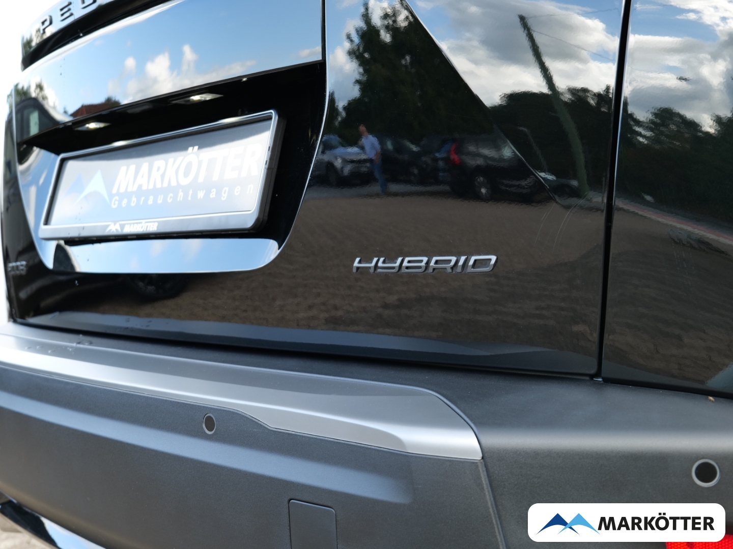 Fahrzeugabbildung Peugeot 2008 1.2 Hybrid 145 Allure Black Apple/LED/Sitzhz
