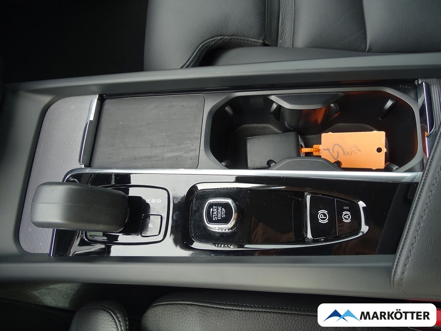 Fahrzeugabbildung Volvo V60 Plus Dark B4 EU6d/LED/PDC/SHZ/360°CAM/