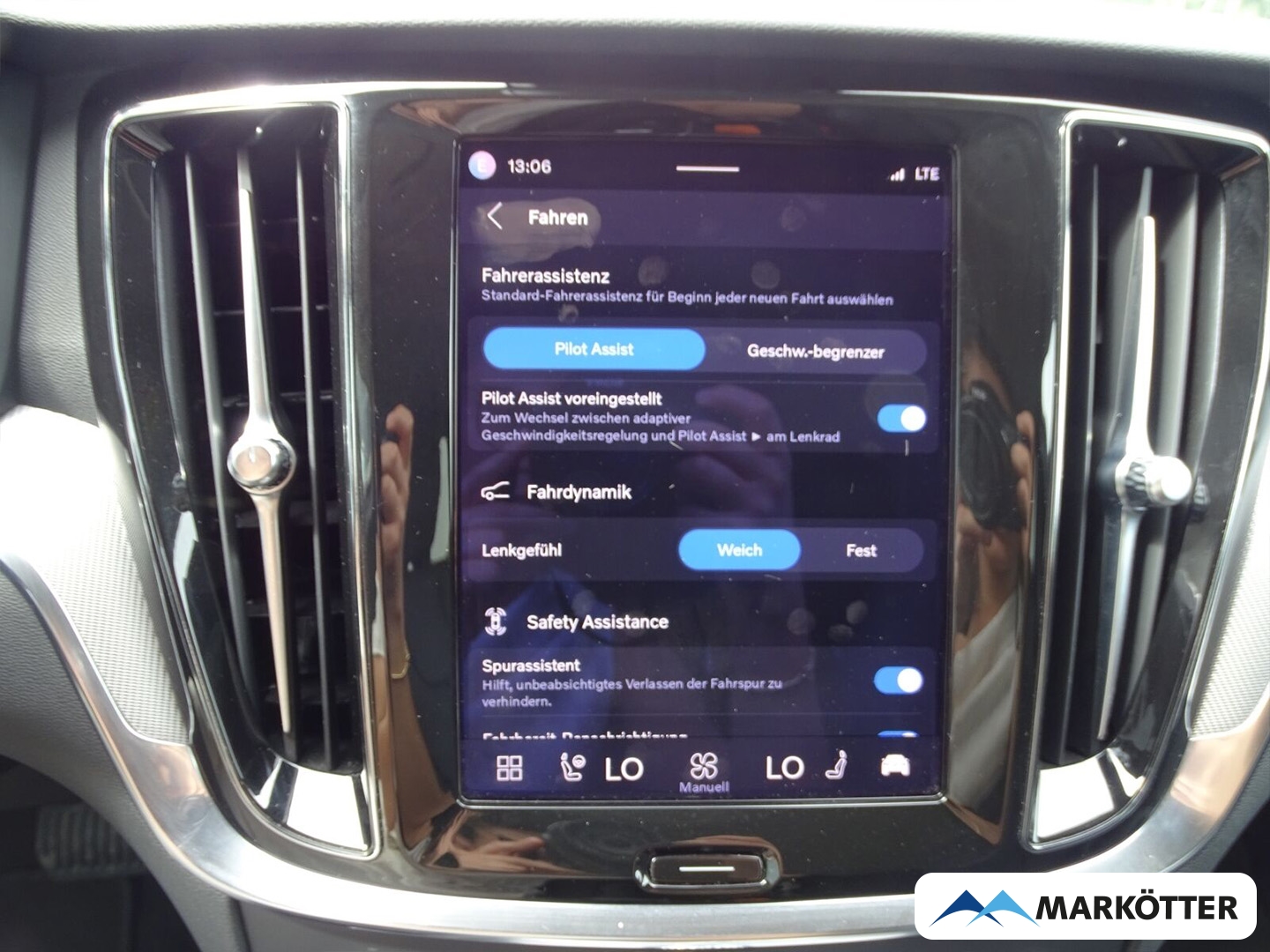 Fahrzeugabbildung Volvo V60 Plus Dark B4 EU6d/LED/PDC/SHZ/360°CAM/