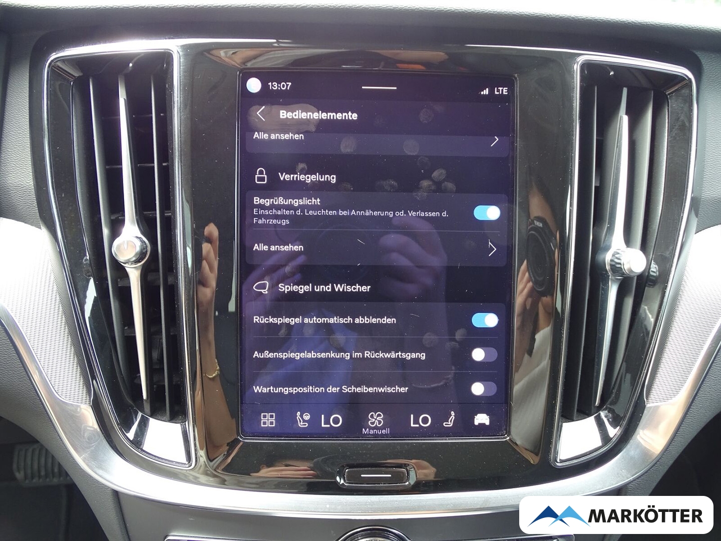 Fahrzeugabbildung Volvo V60 Plus Dark B4 EU6d/LED/PDC/SHZ/360°CAM/