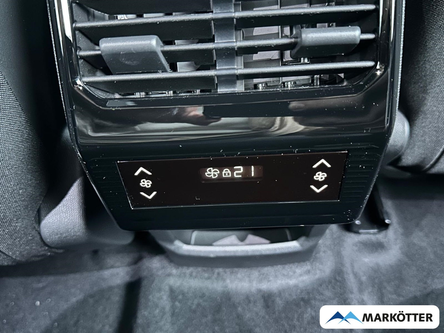 Fahrzeugabbildung Peugeot 5008 MHEV 145 Allure Business ACC/360°/Allwetter