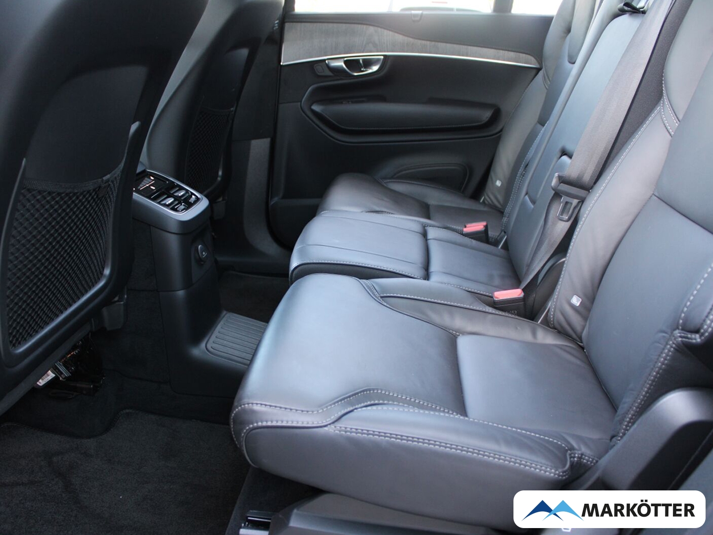 Fahrzeugabbildung Volvo XC90 Ultimate Bright Recharge Plug-In Hybrid AWD 7-Sitzer