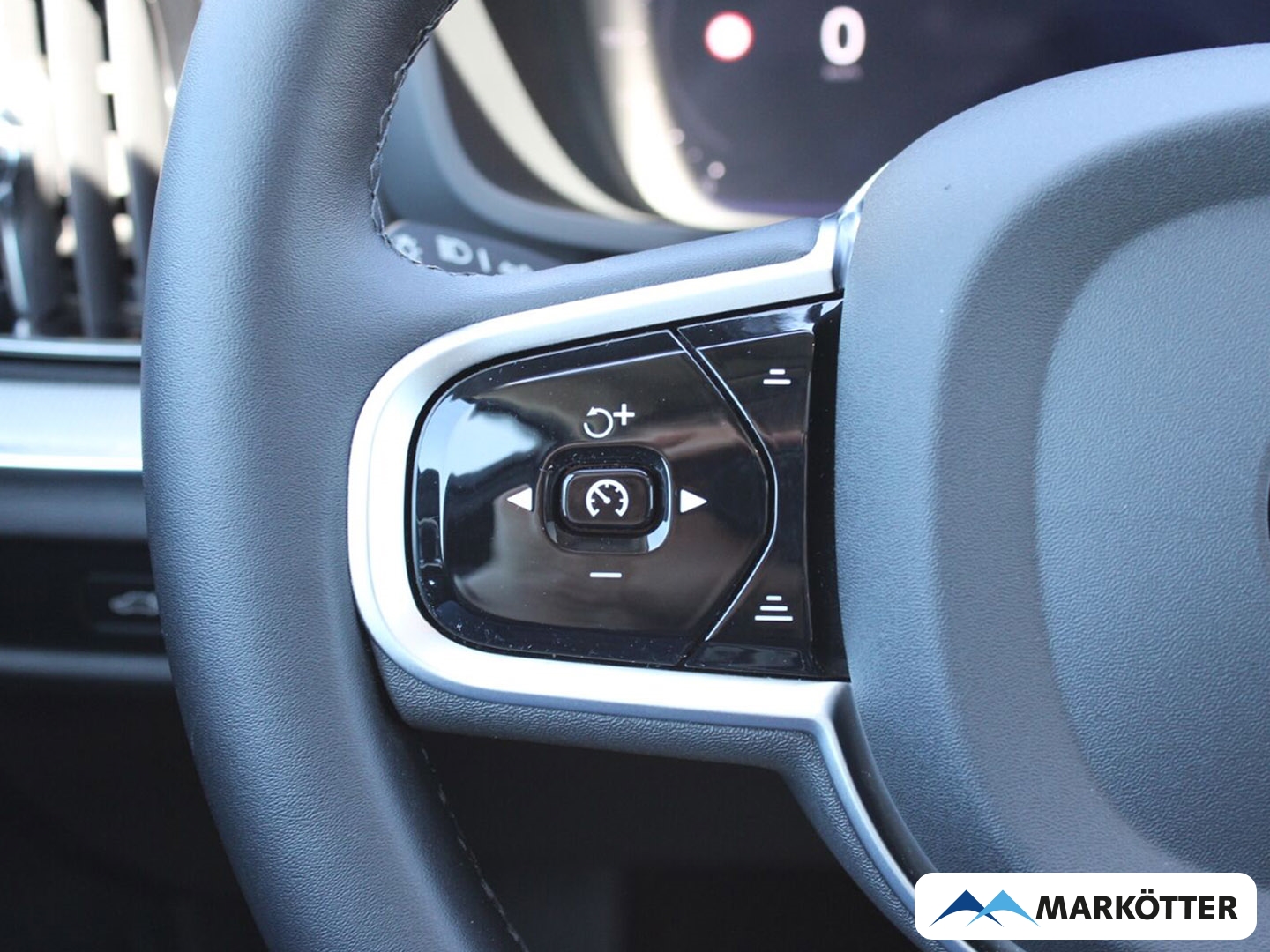 Fahrzeugabbildung Volvo V60 B4 Plus Dark PANO/360/H&K/BLIS/ACC/VOLL-LED