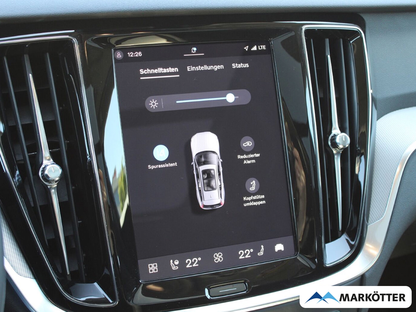 Fahrzeugabbildung Volvo V60 B4 Plus Dark PANO/360/H&K/BLIS/ACC/VOLL-LED