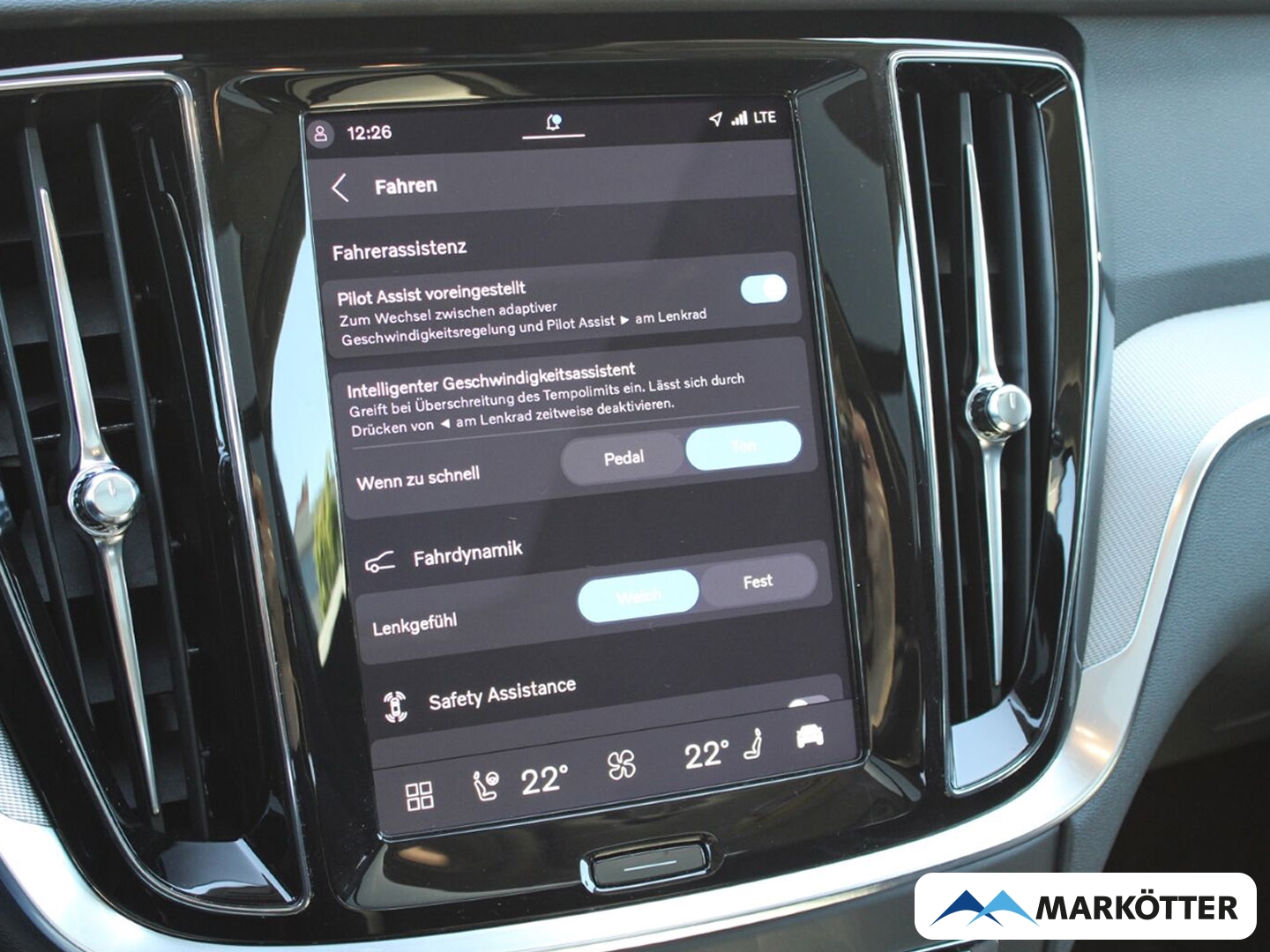 Fahrzeugabbildung Volvo V60 B4 Plus Dark PANO/360/H&K/BLIS/ACC/VOLL-LED