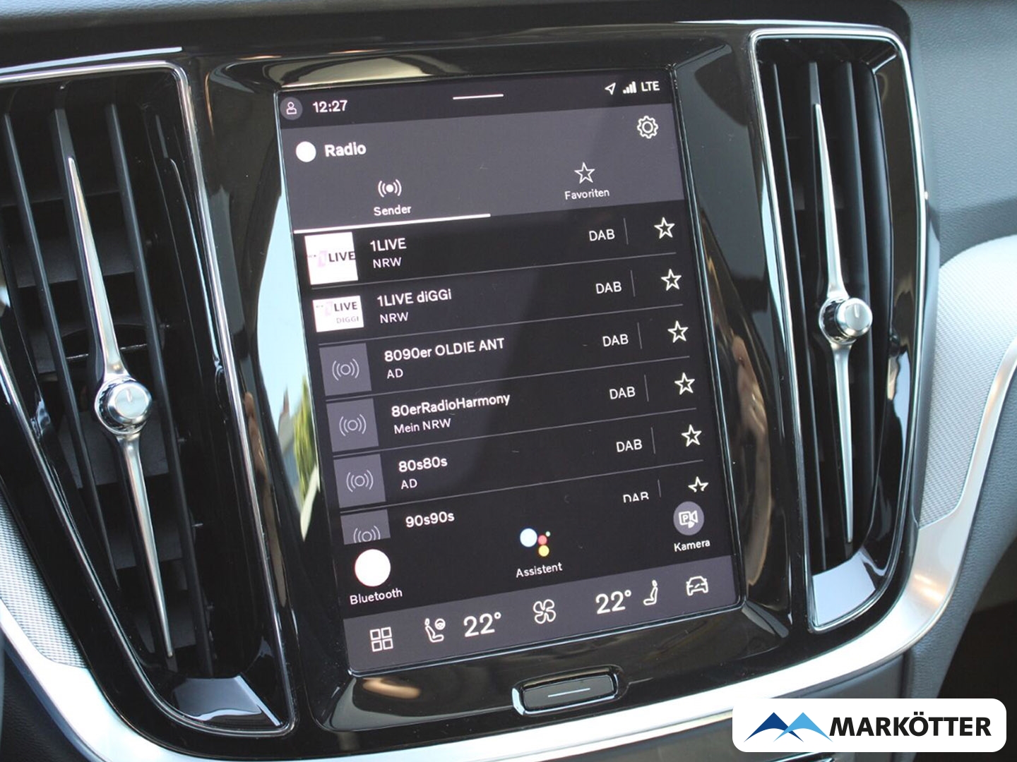 Fahrzeugabbildung Volvo V60 B4 Plus Dark PANO/360/H&K/BLIS/ACC/VOLL-LED