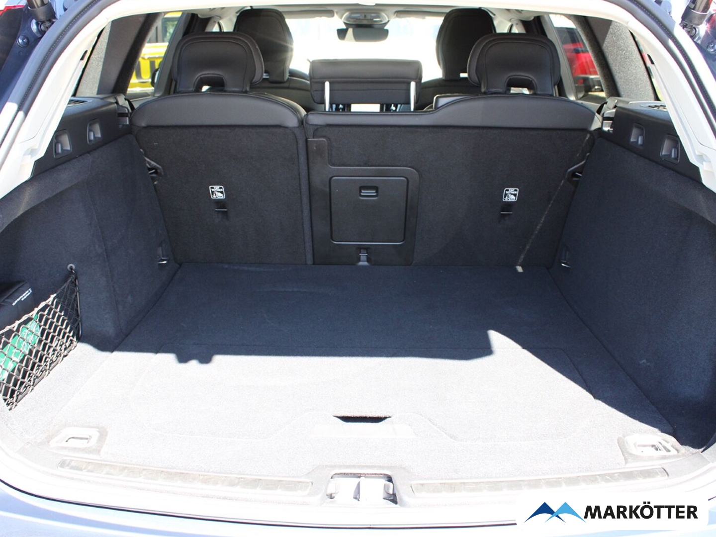 Fahrzeugabbildung Volvo V60 B4 Plus Dark PANO/360/H&K/BLIS/ACC/VOLL-LED