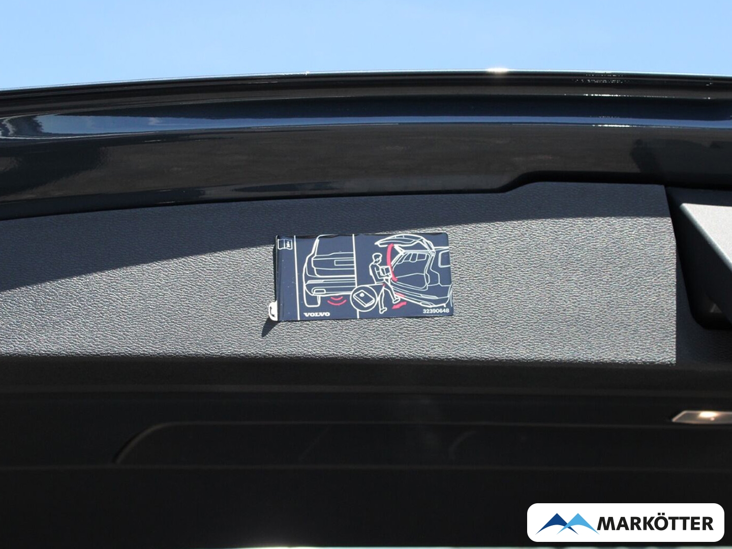 Fahrzeugabbildung Volvo V60 B4 Plus Dark PANO/360/H&K/BLIS/ACC/VOLL-LED