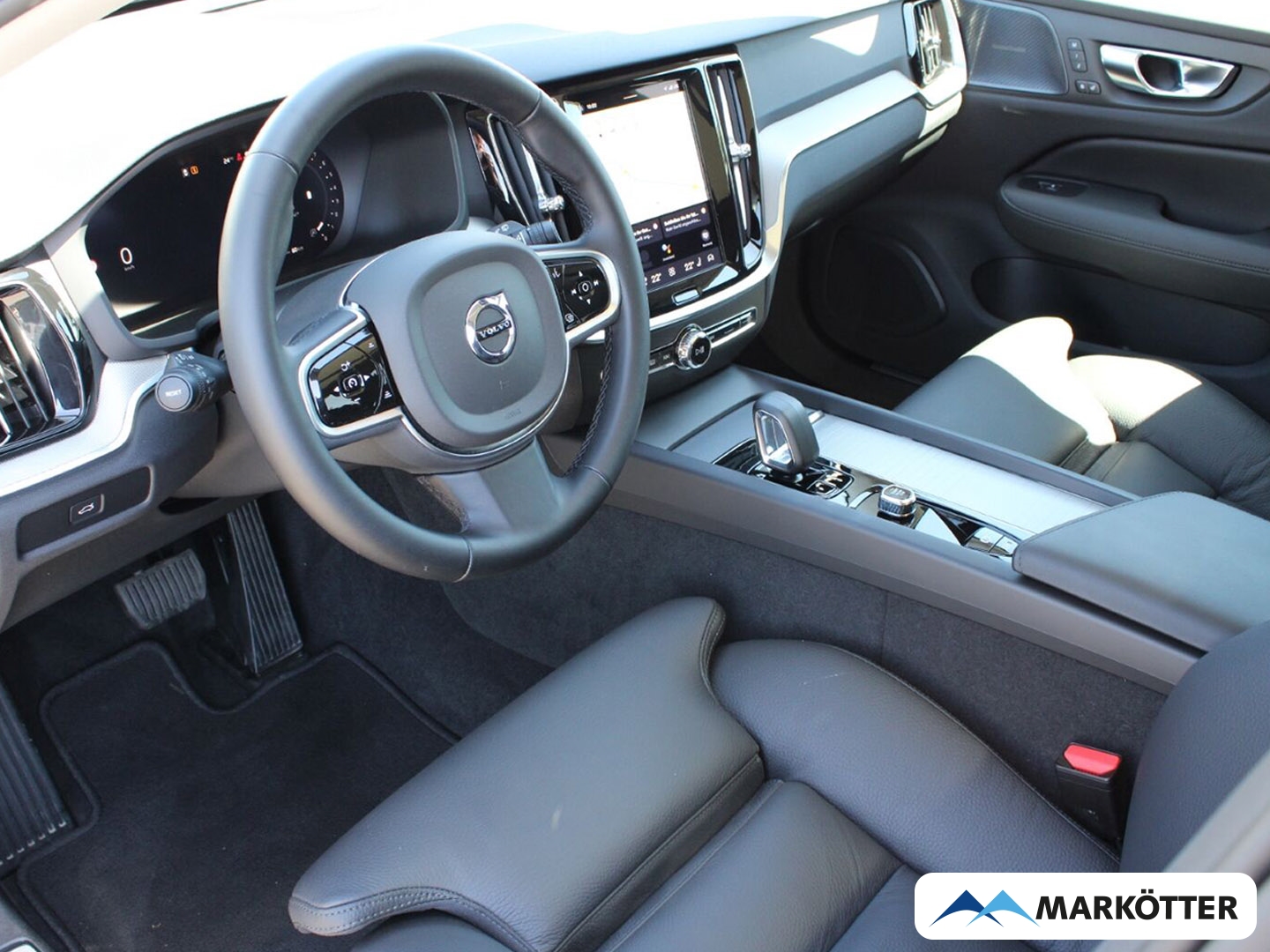 Fahrzeugabbildung Volvo V60 B4 Plus Dark PANO/360/H&K/BLIS/ACC/VOLL-LED
