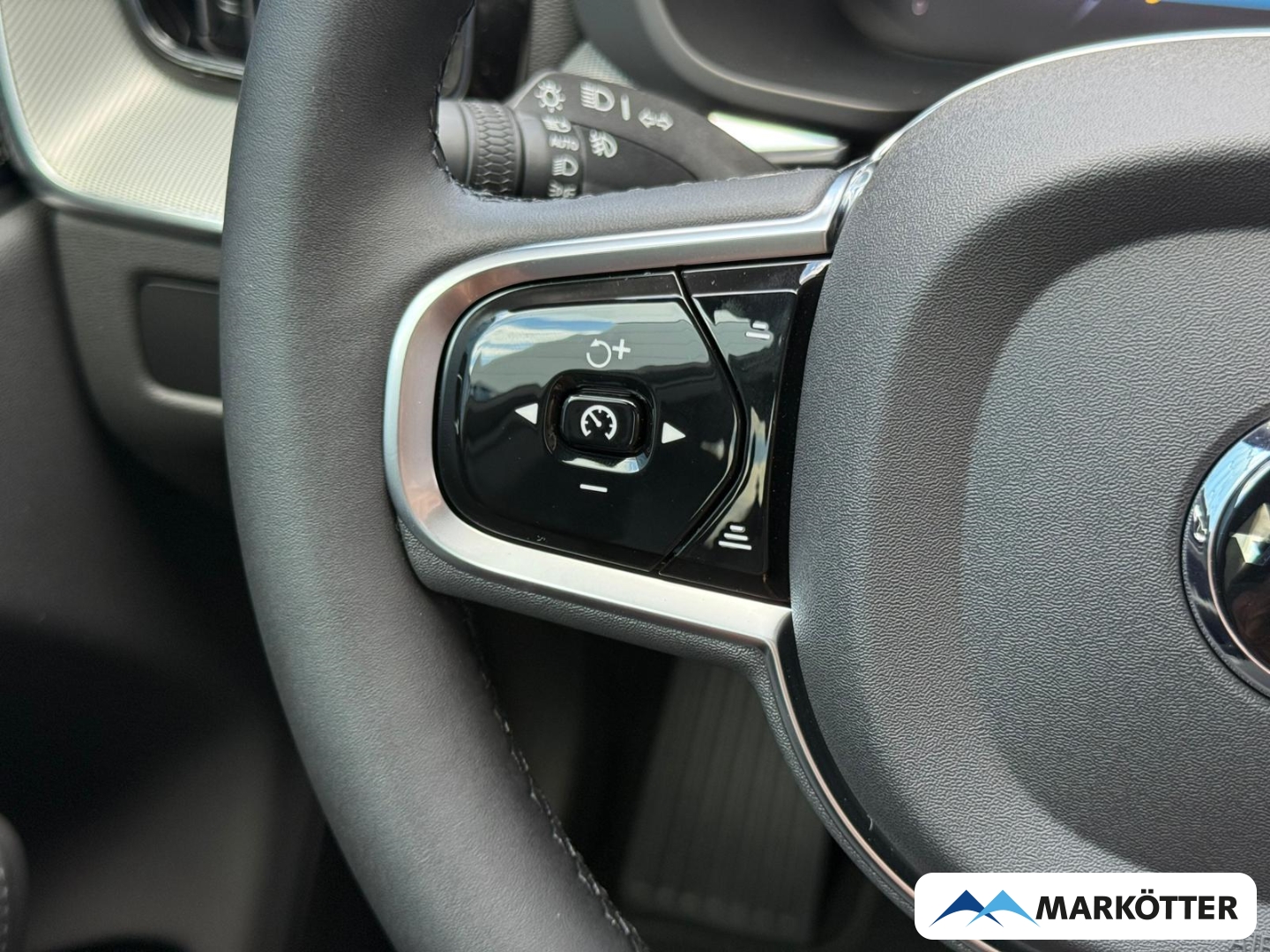 Fahrzeugabbildung Volvo XC60 T8 AWD Plus Black Edition Plug-In Hybrid
