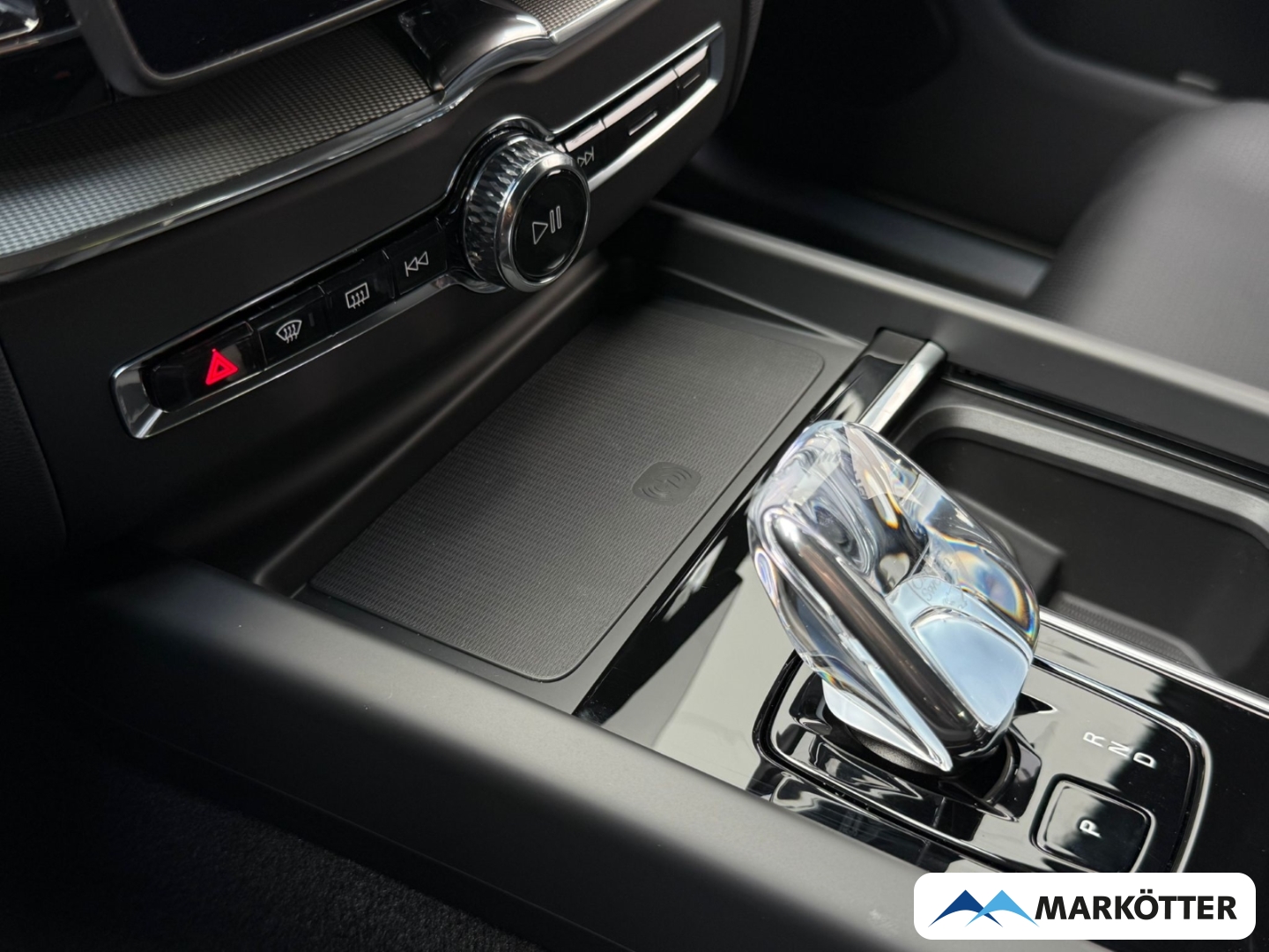 Fahrzeugabbildung Volvo XC60 T8 AWD Plus Black Edition Plug-In Hybrid