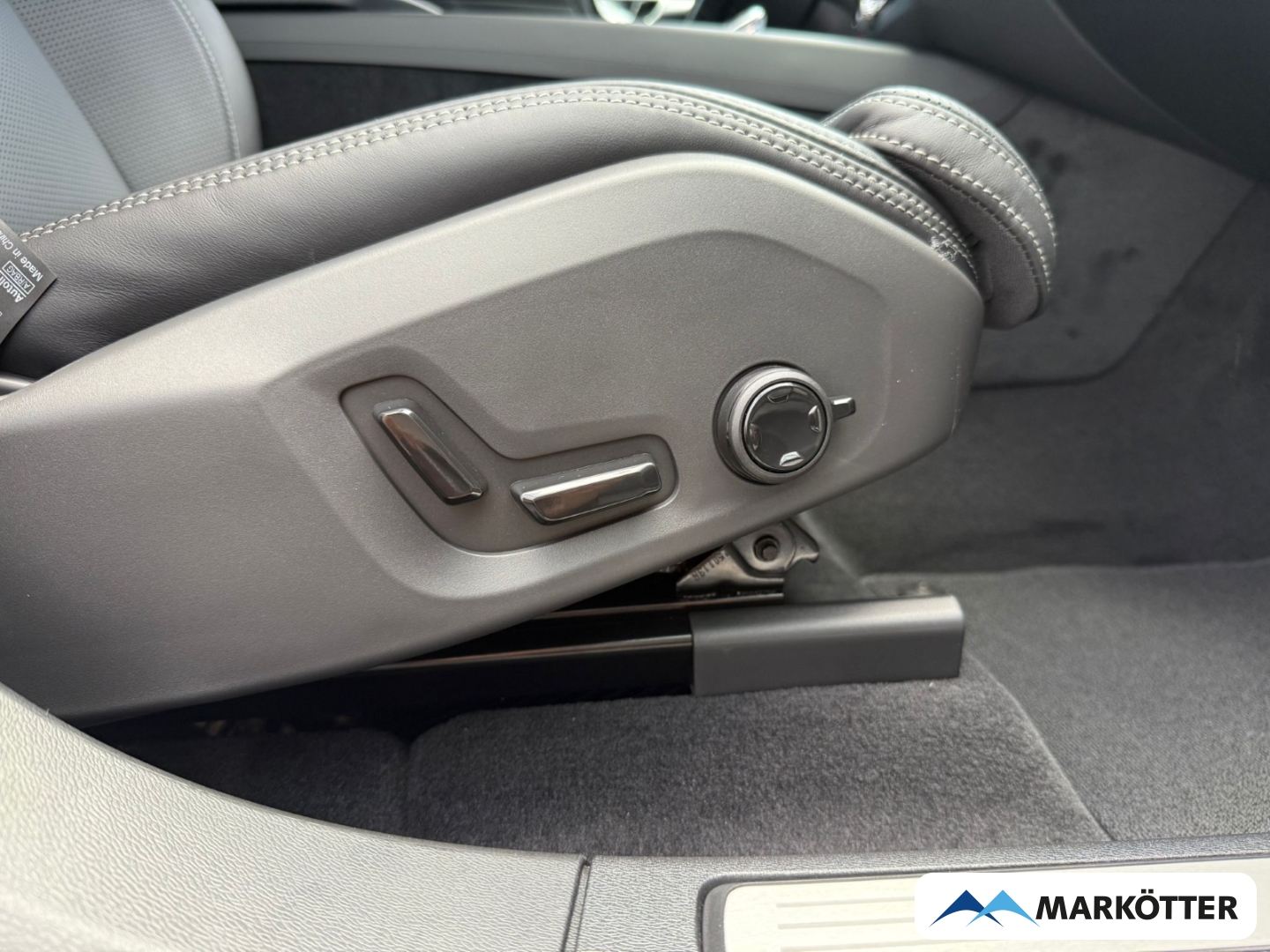 Fahrzeugabbildung Volvo XC60 T8 AWD Plus Black Edition Plug-In Hybrid