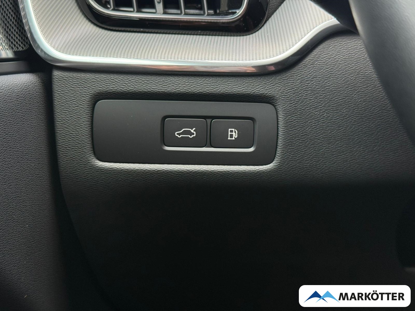 Fahrzeugabbildung Volvo XC60 T8 AWD Plus Black Edition Plug-In Hybrid