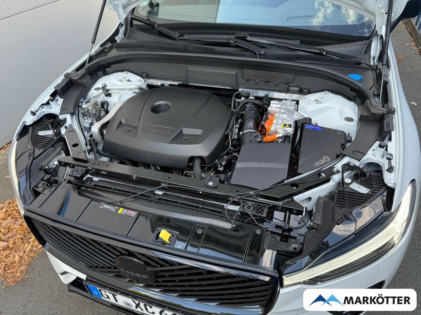 Fahrzeugabbildung Volvo XC60 T8 AWD Plus Black Edition Plug-In Hybrid