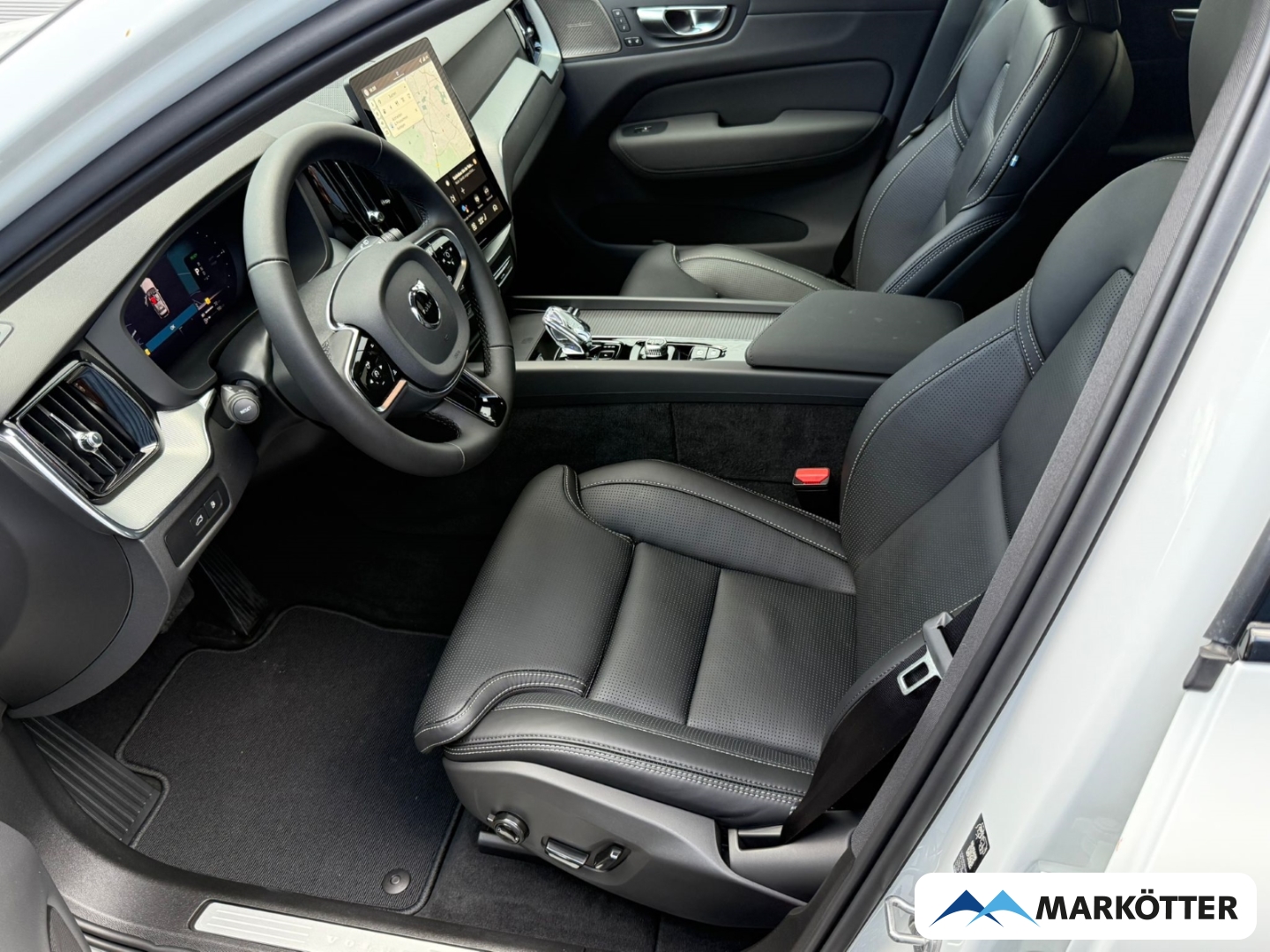 Fahrzeugabbildung Volvo XC60 T8 AWD Plus Black Edition Plug-In Hybrid