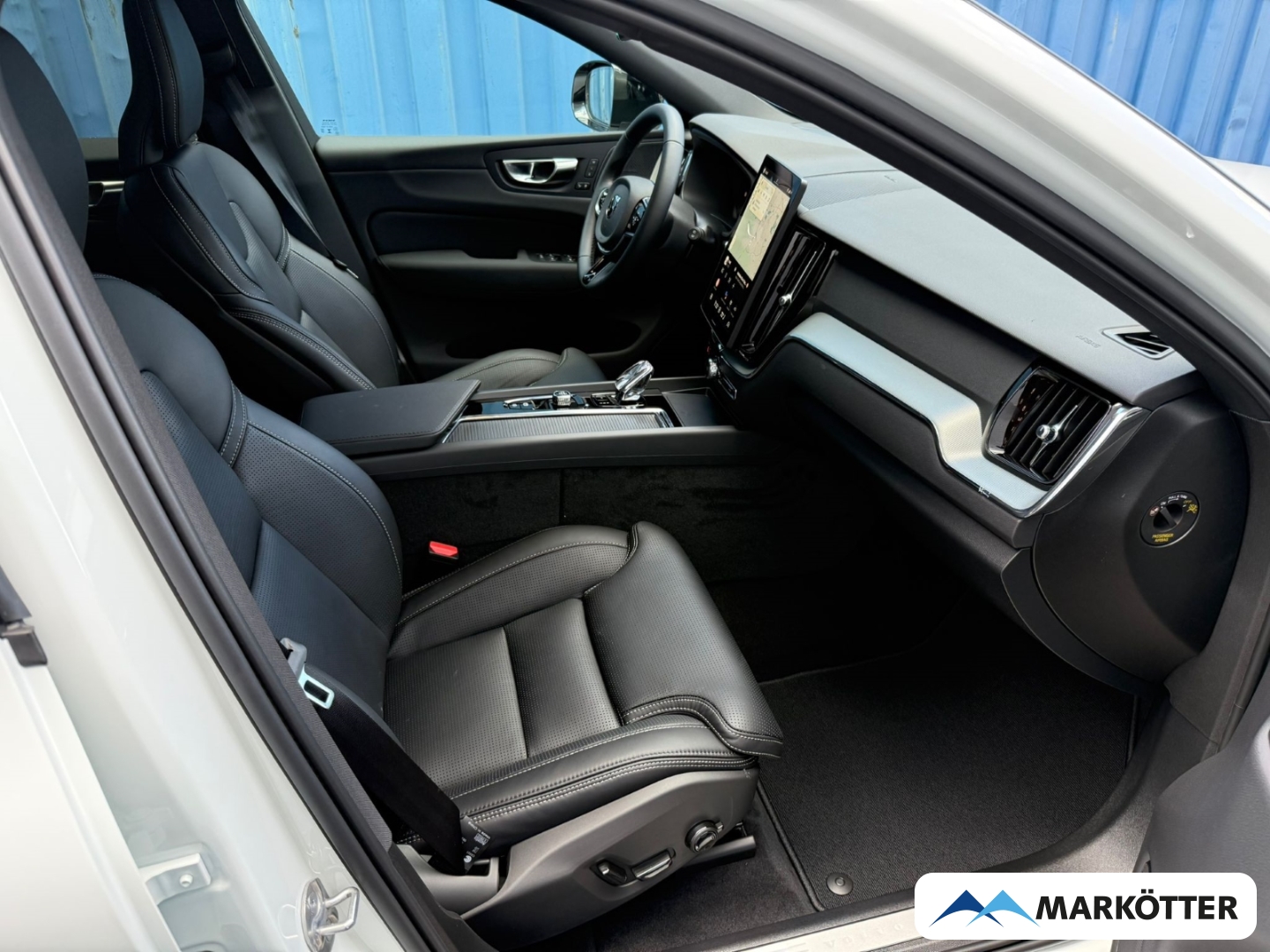 Fahrzeugabbildung Volvo XC60 T8 AWD Plus Black Edition Plug-In Hybrid