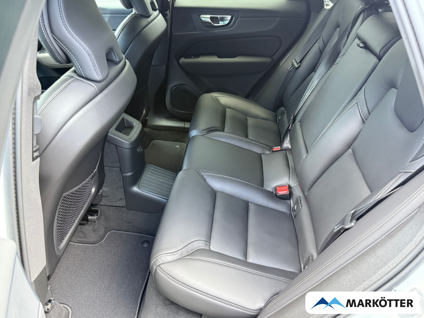 Fahrzeugabbildung Volvo XC60 T8 AWD Plus Black Edition Plug-In Hybrid