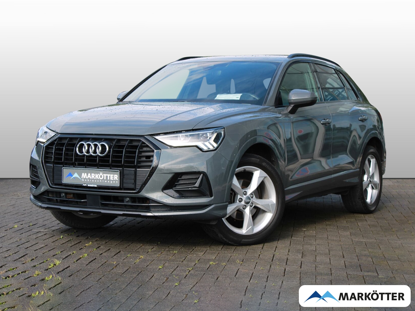 Fahrzeugabbildung Audi Q3 35 TFSI advanced NAVI/LED/AHK/TEMPO/PDC