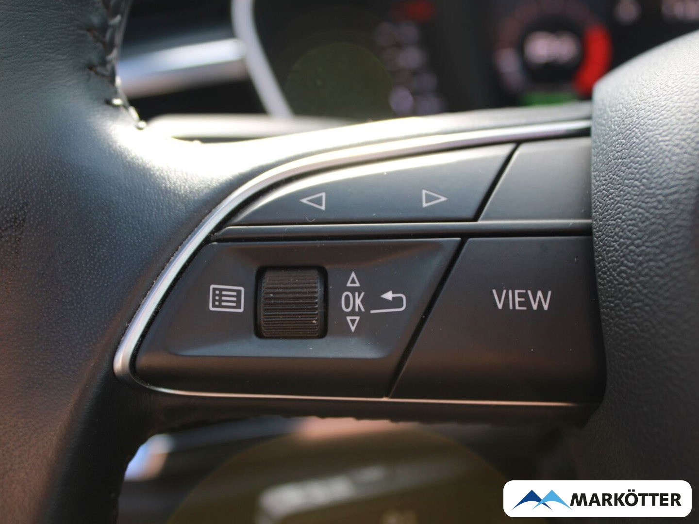 Fahrzeugabbildung Audi Q3 35 TFSI advanced NAVI/LED/AHK/TEMPO/PDC