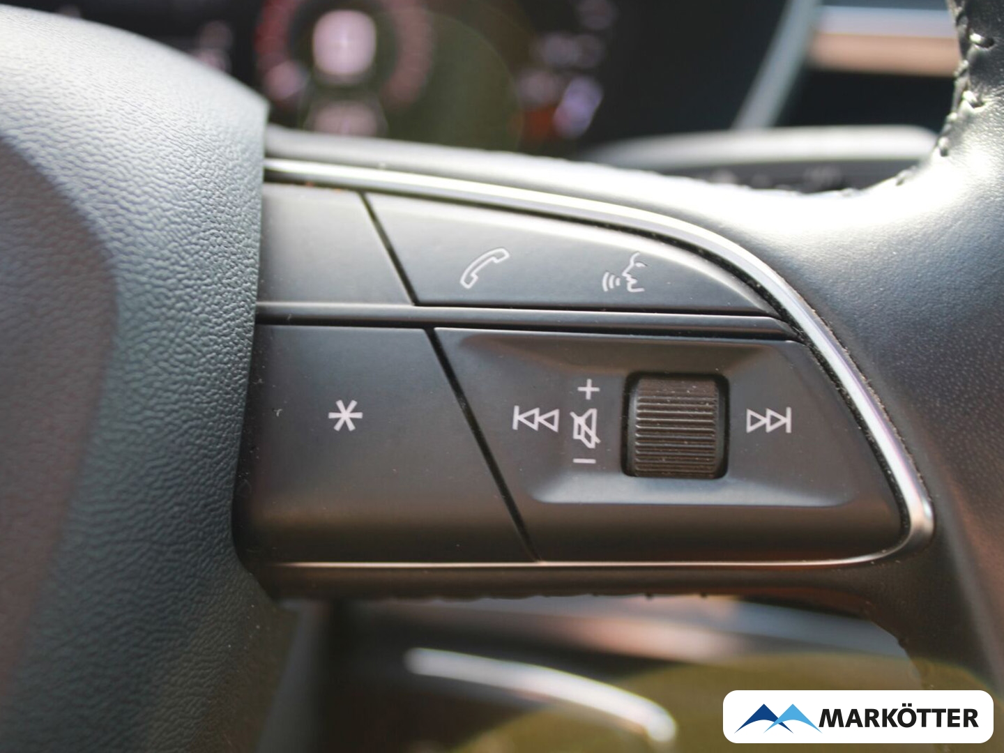 Fahrzeugabbildung Audi Q3 35 TFSI advanced NAVI/LED/AHK/TEMPO/PDC