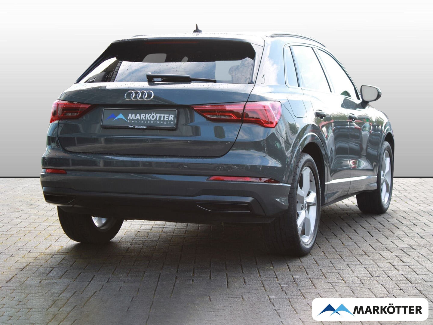 Fahrzeugabbildung Audi Q3 35 TFSI advanced NAVI/LED/AHK/TEMPO/PDC