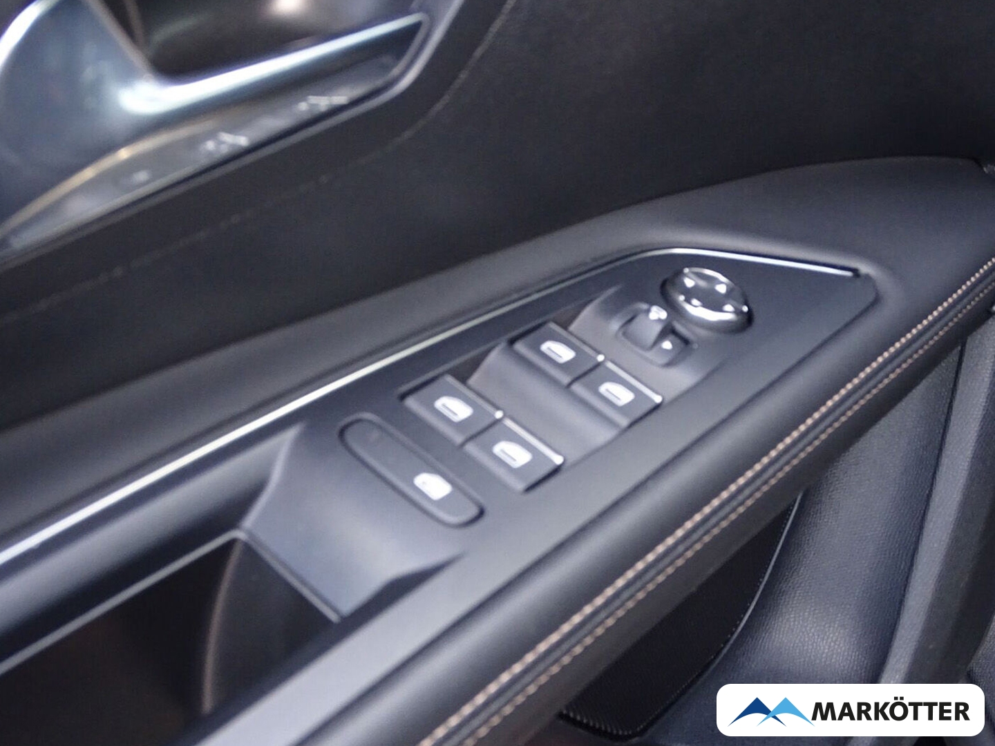 Fahrzeugabbildung Peugeot 5008 GT 1.2 PureTech 130 EU6d 7-Sitzer Navi/LED