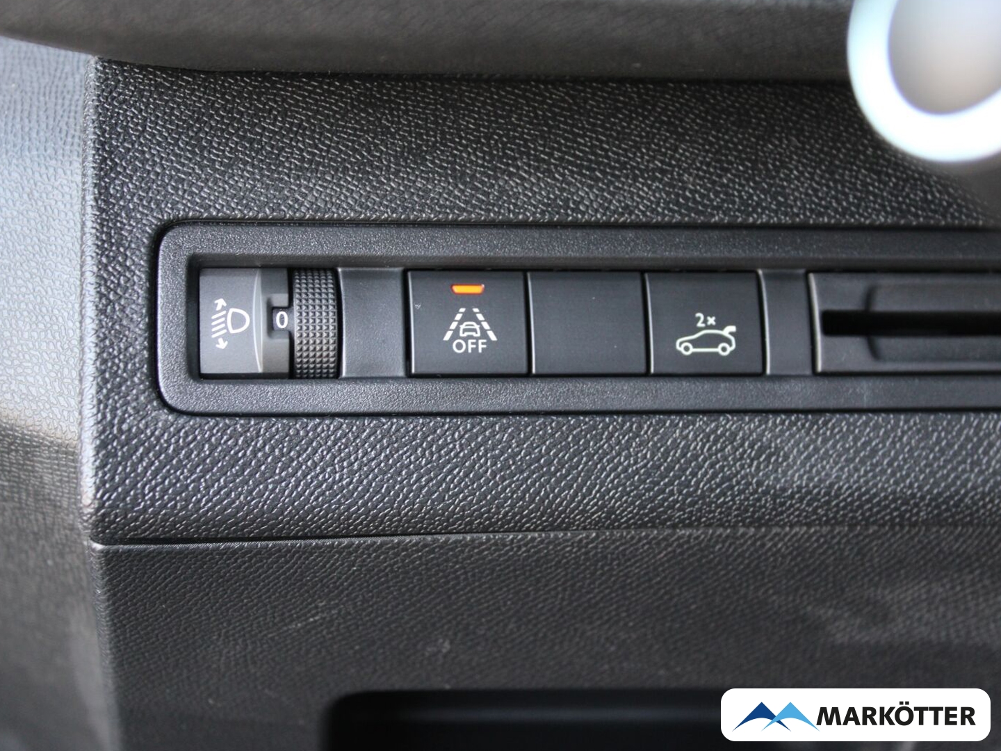 Fahrzeugabbildung Peugeot 5008 Allure Pack 7-Sitzer NAVI/CAM/PDC/DAB+/AHK