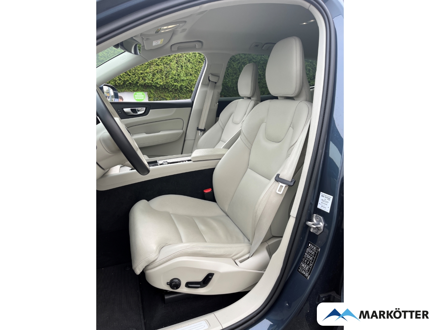 Fahrzeugabbildung Volvo XC60 B4 Inscription ACC/H&K/LenkradH/Kamera/19''