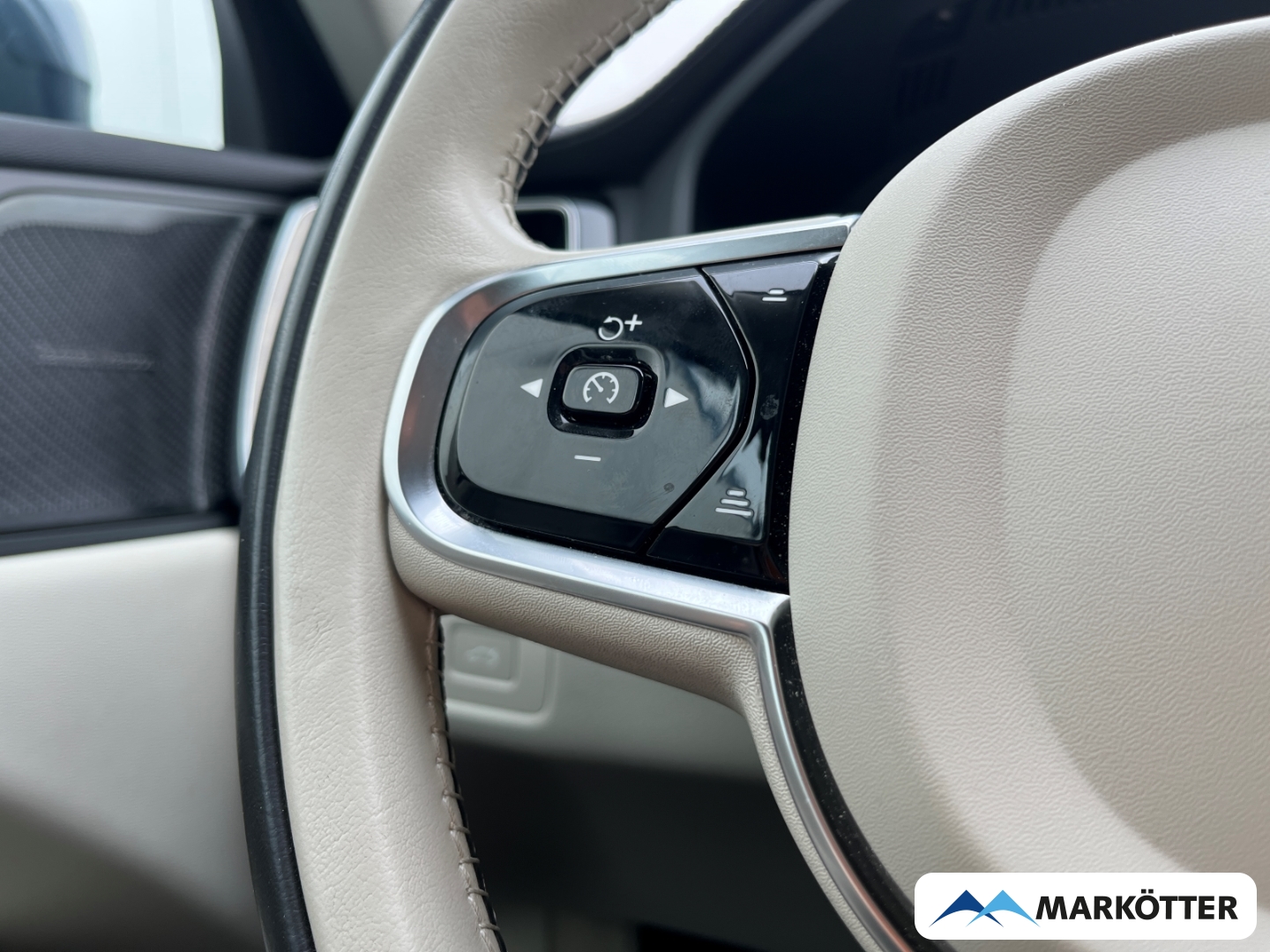 Fahrzeugabbildung Volvo XC60 B4 Inscription ACC/H&K/LenkradH/Kamera/19''