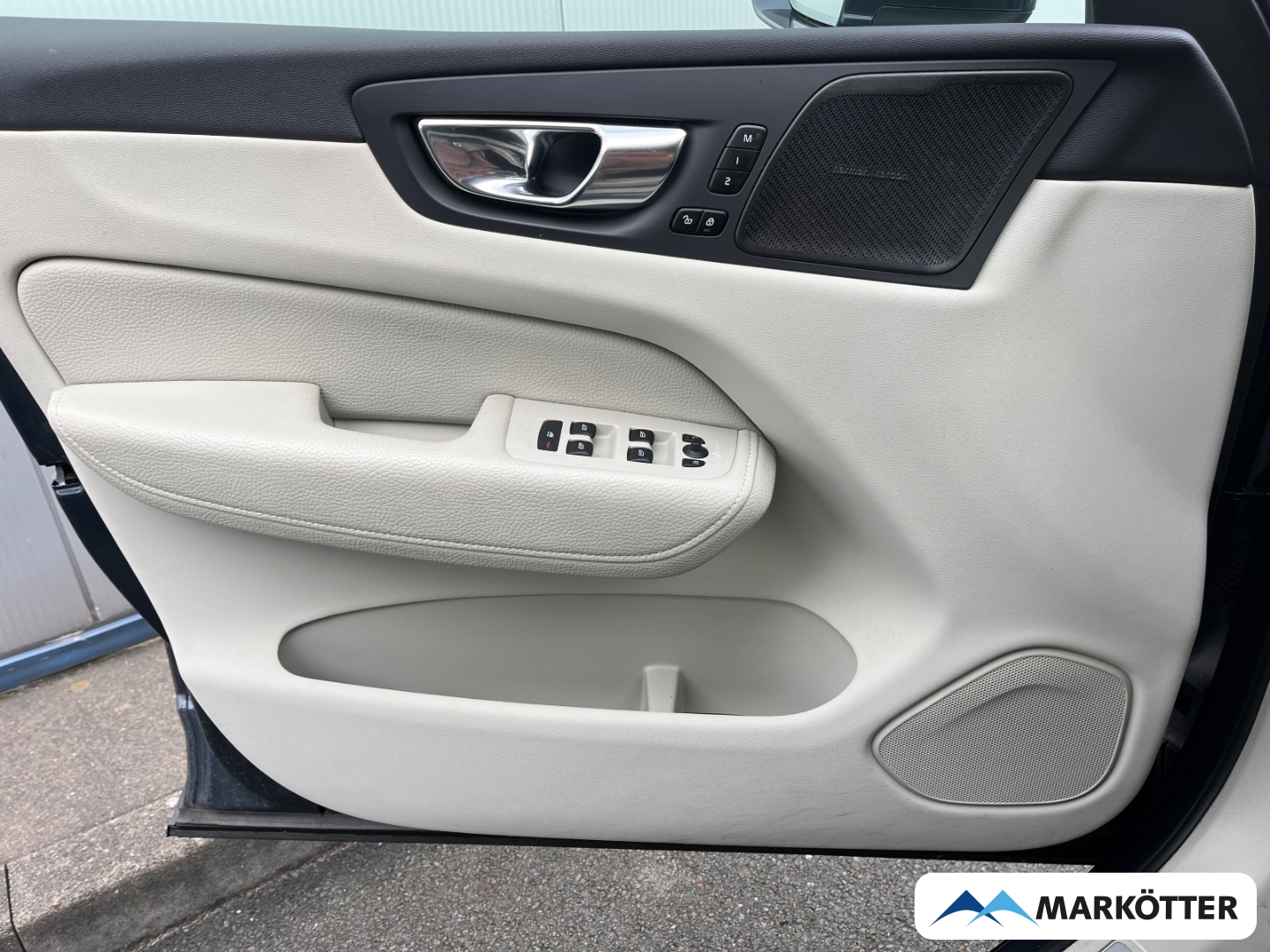 Fahrzeugabbildung Volvo XC60 B4 Inscription ACC/H&K/LenkradH/Kamera/19''