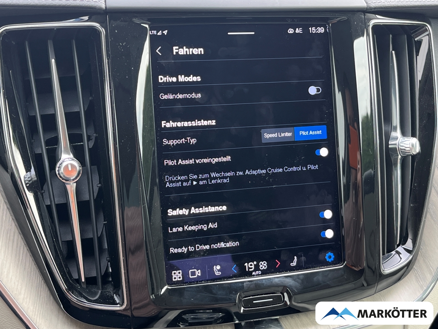 Fahrzeugabbildung Volvo XC60 B4 Inscription ACC/H&K/LenkradH/Kamera/19''