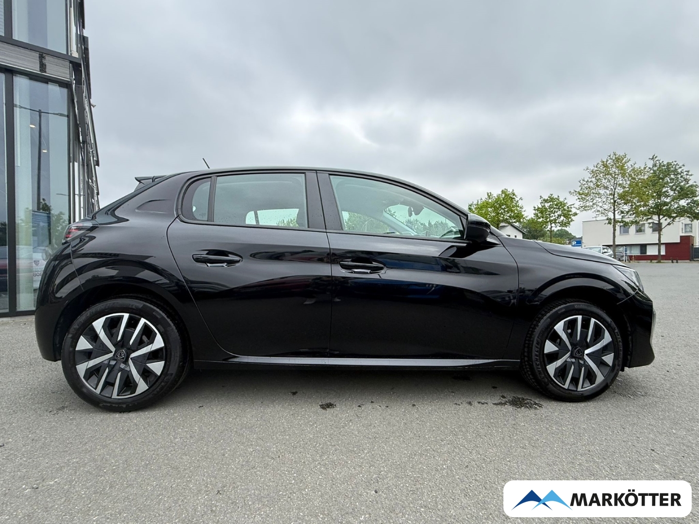 Fahrzeugabbildung Peugeot 208 Active CARPLY/DAB/LED/NAVI/PDC/SHZ/TEMP