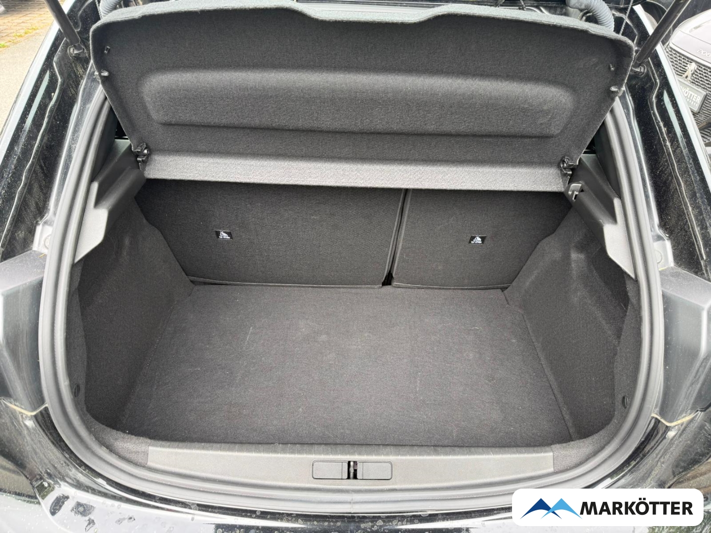 Fahrzeugabbildung Peugeot 208 Active CARPLY/DAB/LED/NAVI/PDC/SHZ/TEMP