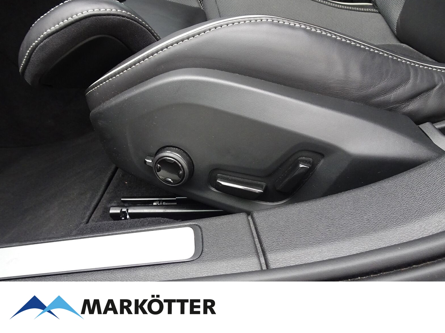 Fahrzeugabbildung Volvo V60 T6 Plus Dark Recharge AWD PANO/ACC/BLIS/LED