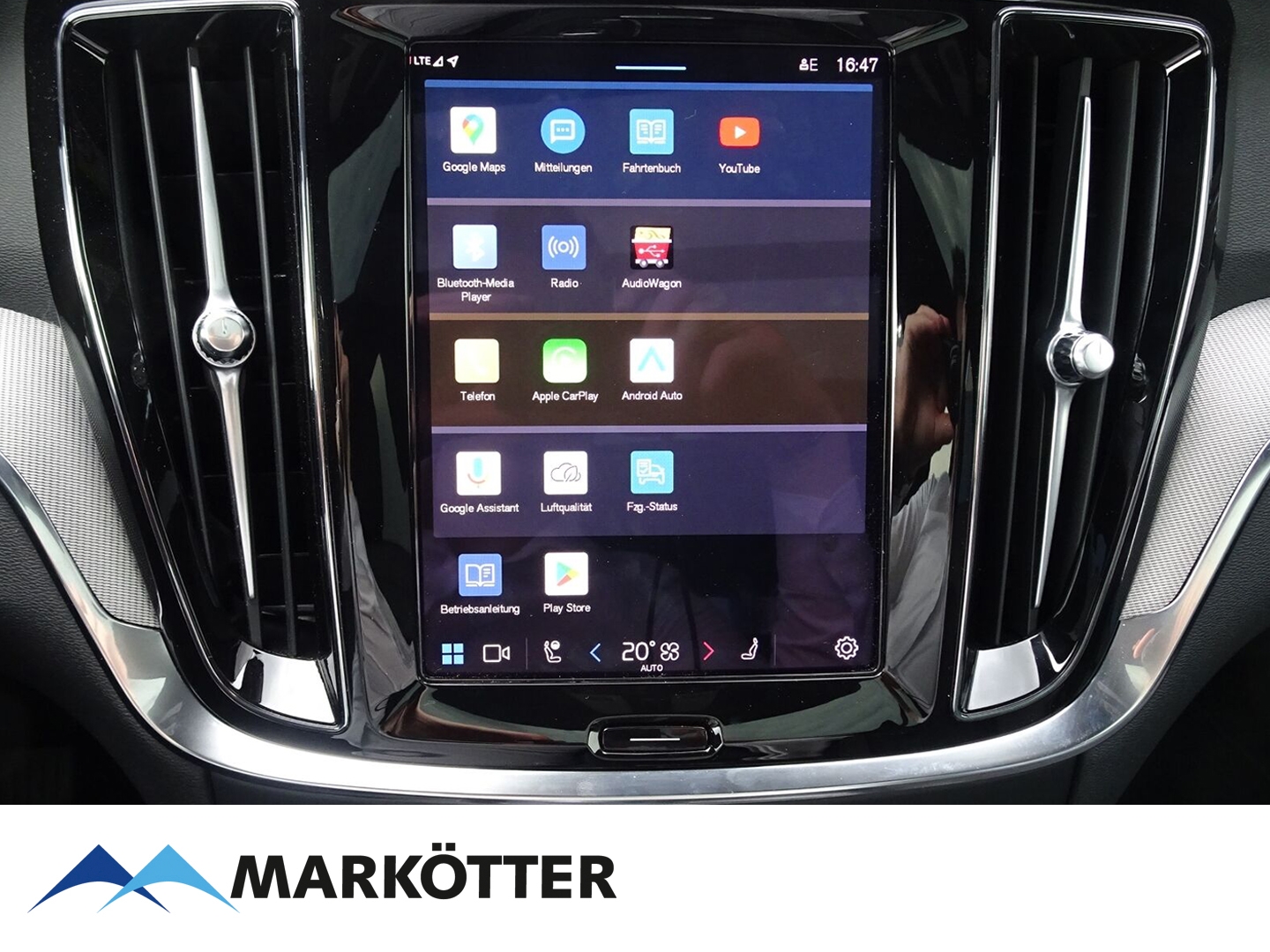 Fahrzeugabbildung Volvo V60 T6 Plus Dark Recharge AWD PANO/ACC/BLIS/LED