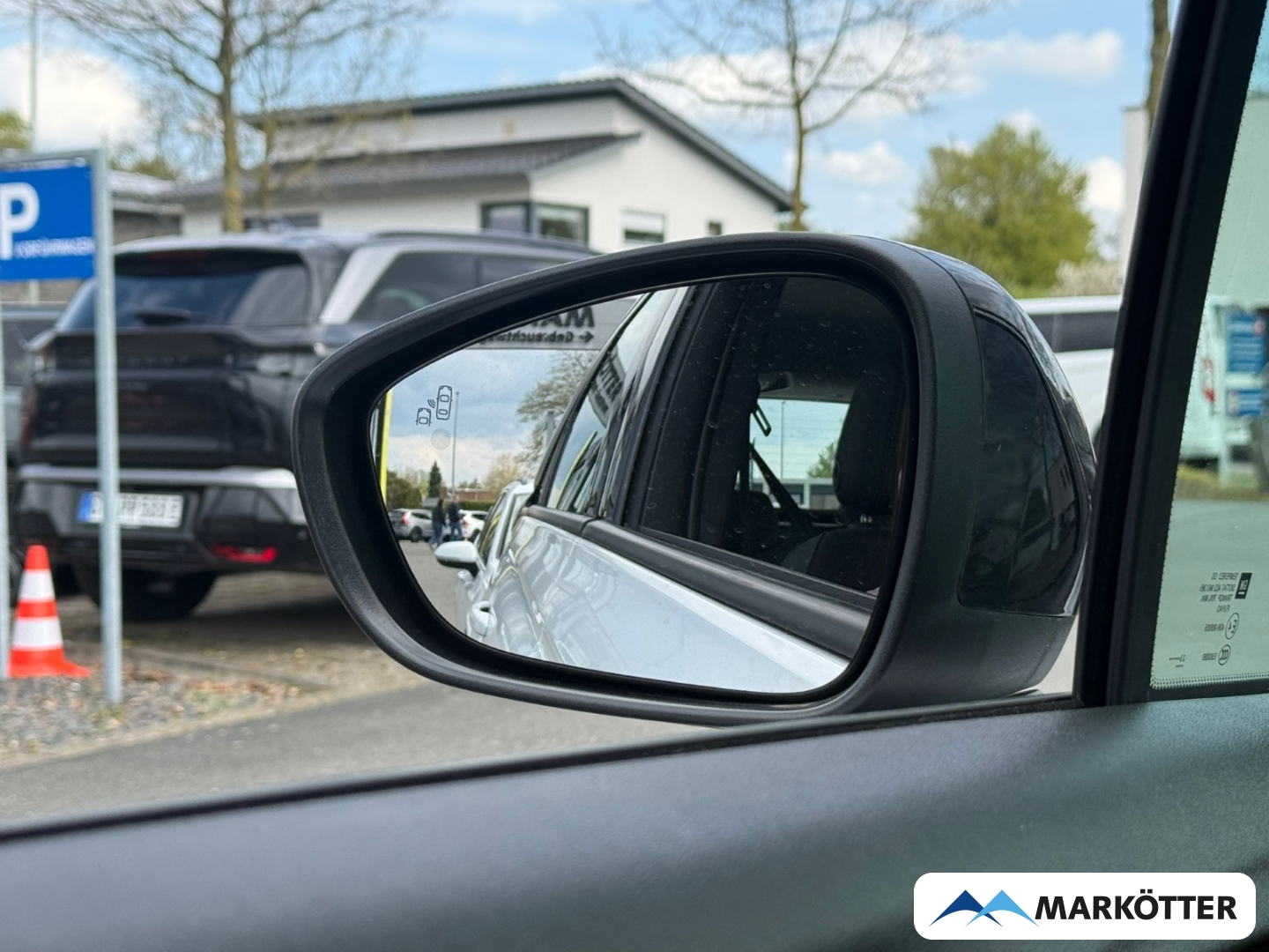Fahrzeugabbildung Opel Crossland 1.2 Elegance Turbo BLIS/FSH/SHZ/NAVI