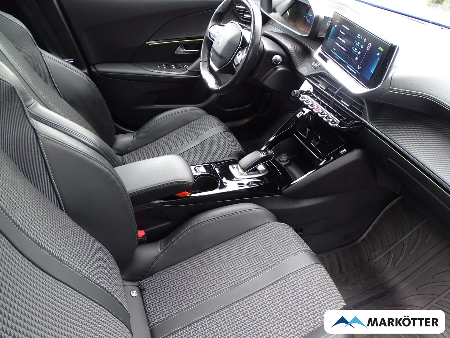 Fahrzeugabbildung Peugeot e-2008 GT/ACC/SHZ