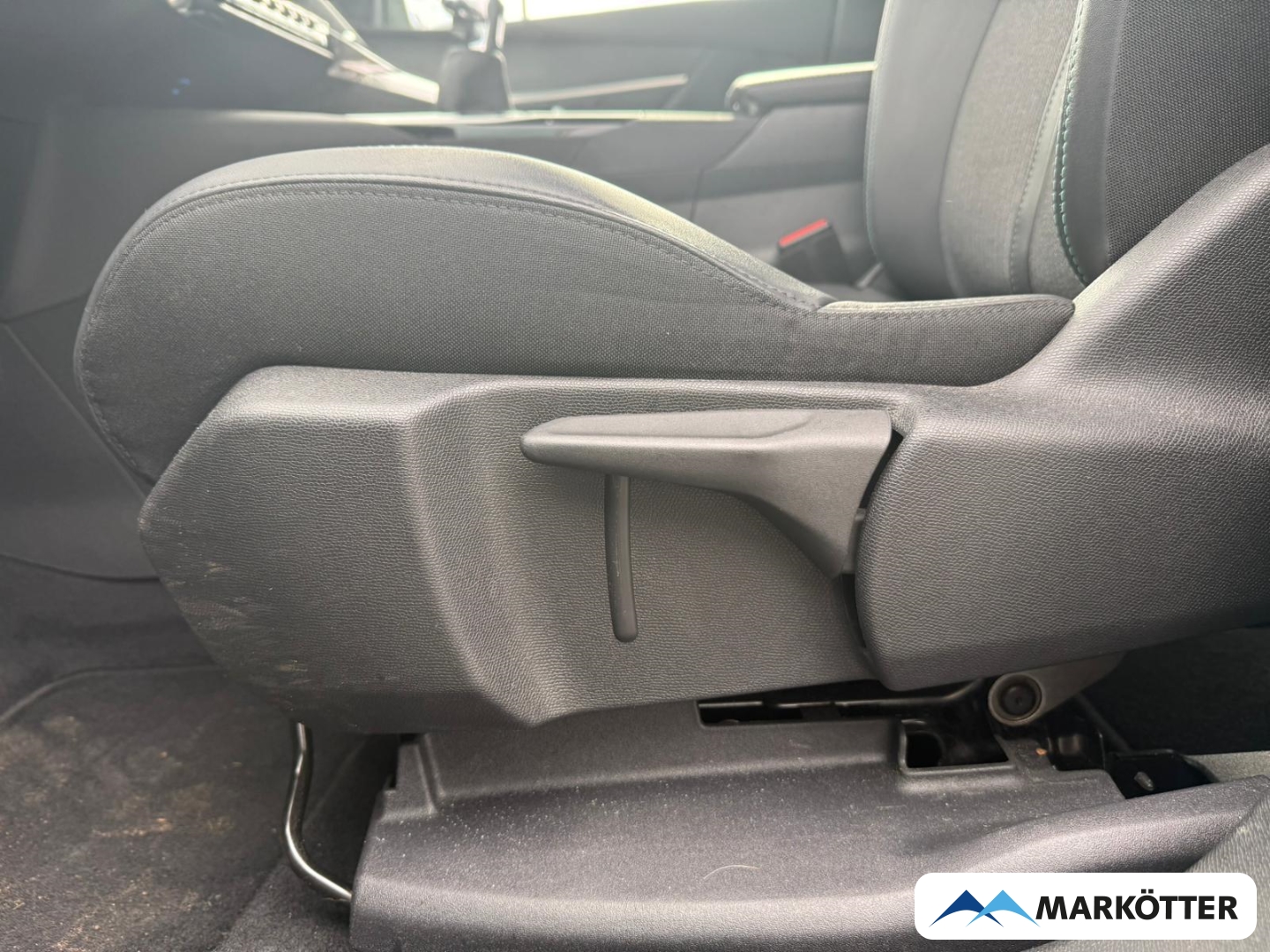 Fahrzeugabbildung Peugeot 5008 Allure Pack 7-Sitzer ACC/BLIS/CAM/SHZ