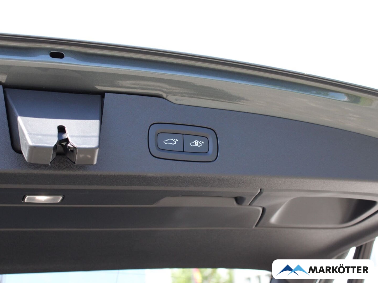 Fahrzeugabbildung Volvo V60 T8 AWD Plus Bright Recharge ACC/PANO/Head-UP