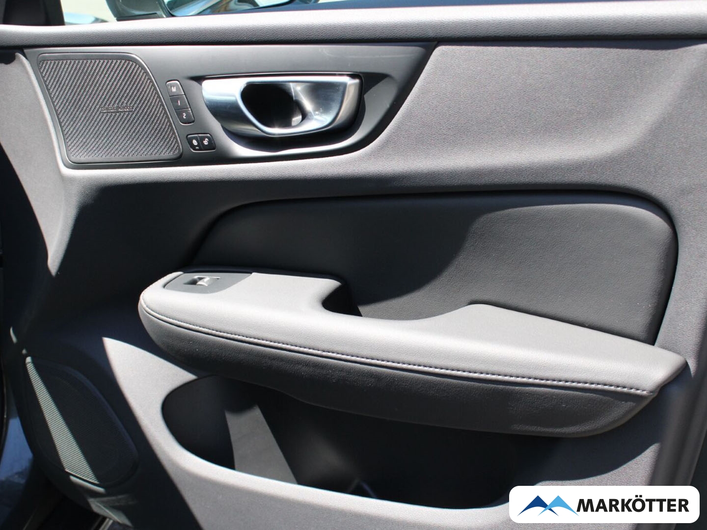 Fahrzeugabbildung Volvo V60 T8 AWD Plus Bright Recharge ACC/PANO/Head-UP