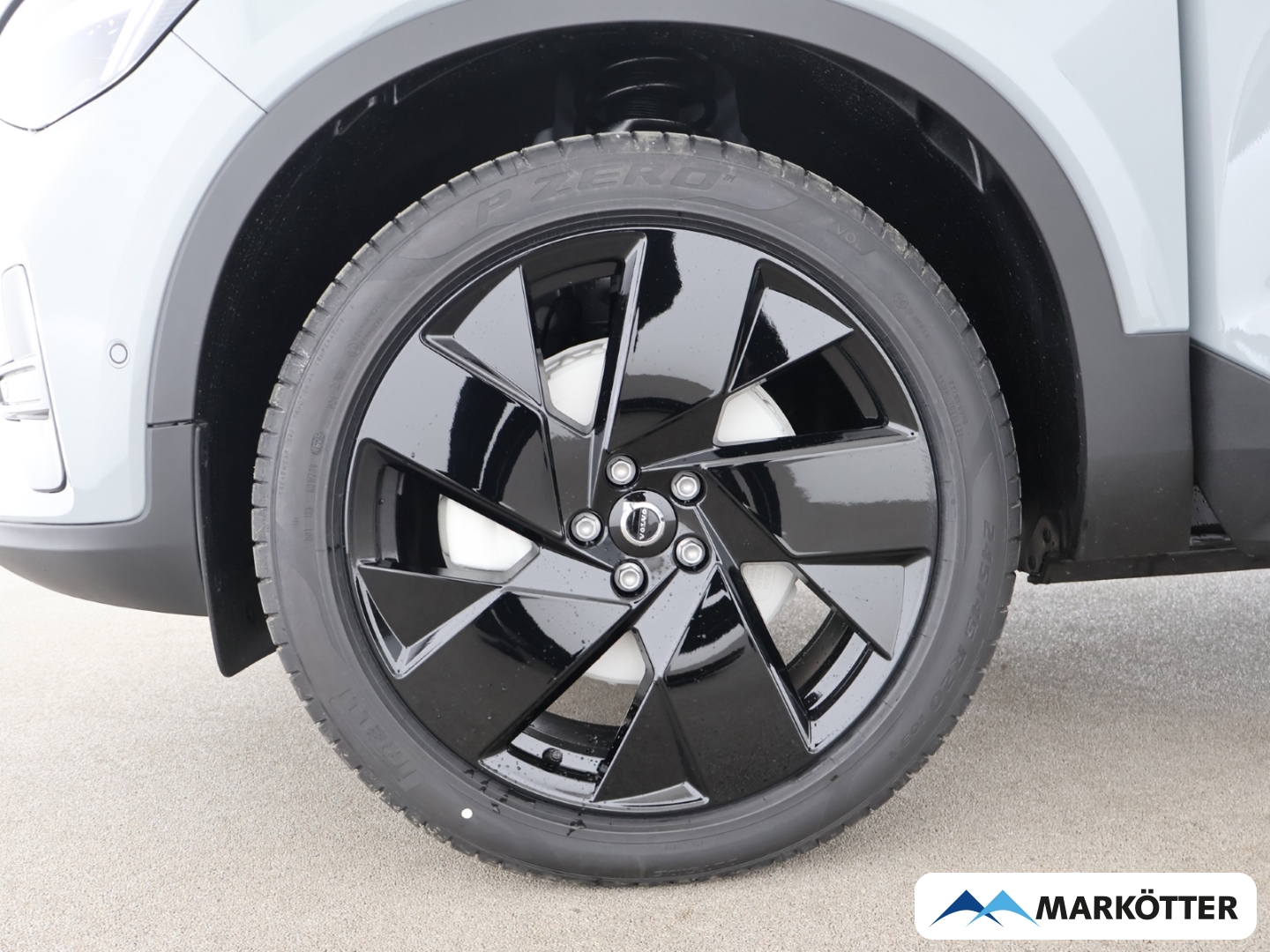 Fahrzeugabbildung Volvo XC40 Plus Black Edition 2WD B3 360°/LHZ/SHZ/BLIS